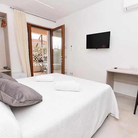 アジェーロラ Casa Emma Bed & Breakfast エクステリア 写真